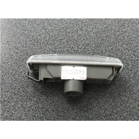 BMW E39 96-03 pagrieziens uz spārna balts Depo...