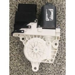 VW Tiguan 08- logu pacēlāja motors, aizm. R lietots 5N0959704D 2