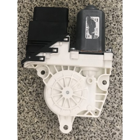 VW Tiguan 08- logu pacēlāja motors, aizm. R lietots 5N0959704D