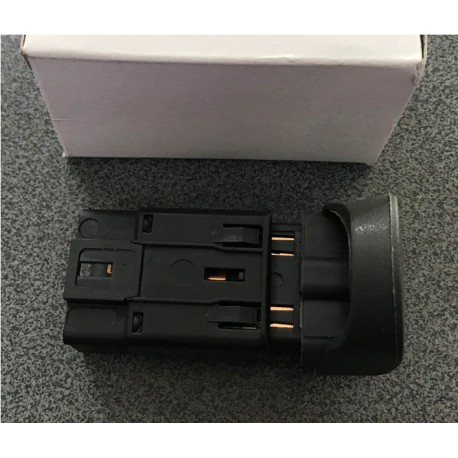 RENAULT  Kangoo 98-02 slēdzis avarijas 7700308821