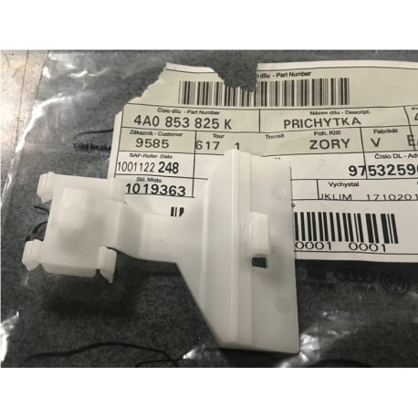 Audi A6 C4 100 moldinga stiprinājums 4A0853825K