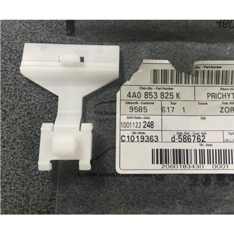 Audi A6 C4 100 moldinga stiprinājums 4A0853825K