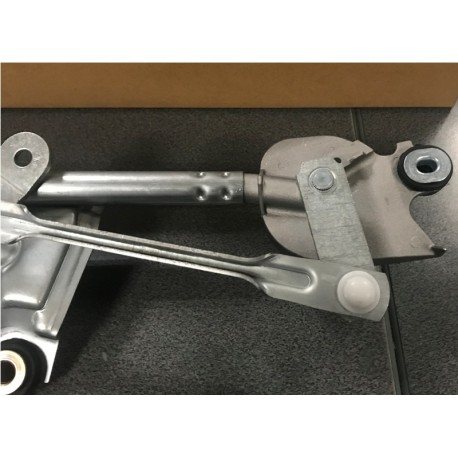 Mitsubishi Outlander 03-07 logu tīrītāja mehānisms priekšas bez motoriņa MR971836