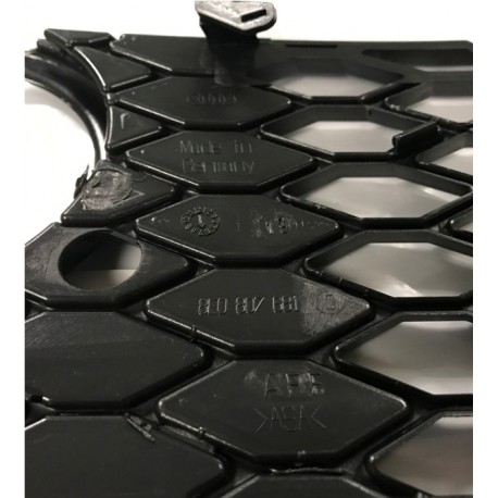 Audi A4 B6 S4 reste bamperi R 8E0807682C