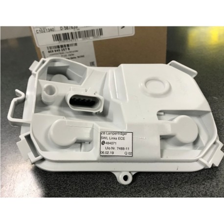 Audi A4 05- aizmugures luktura spuldzes turētājs L stūris, AVANT 8E9945257B