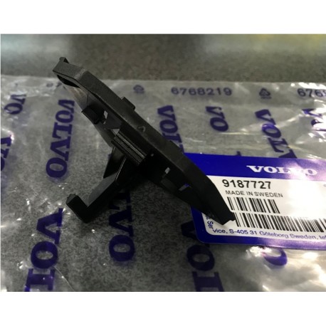 Volvo S70, V70, V70 XC bākas vāciņa stiprinājums 9187727