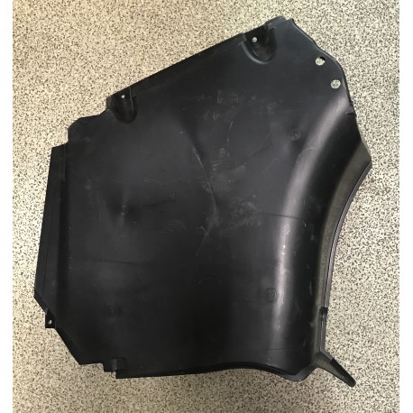 BMW F10 aizmugures nosegs pie bampera R M trim 51758049042