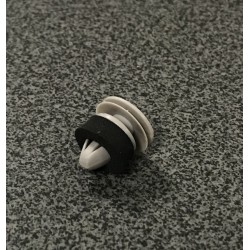 Audi A6 C6 klipsis apšuvuma 4F0831719 C60455 50469T