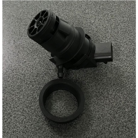 Mazda CX-7, CX-9 Mazda 3 logu tīrītāja sūknītis vējstiklam G22C-67-482