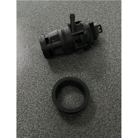 Mazda CX-7, CX-9 Mazda 3 logu tīrītāja sūknītis vējstiklam G22C-67-482