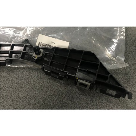 Toyota Avensis T27 aizmugures bampera stiprinājums R 52575-05061