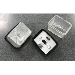 Gabarītlukturis universāls ar kronsteinu 80x65X45 balts