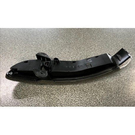 Mercedes E-Class W211 CLS pagriesiena lukturis spogulī R 2118201221