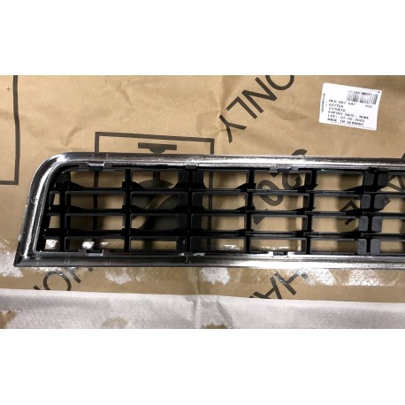 Audi A4 01-04 reste bamperī VID 8E080764701C