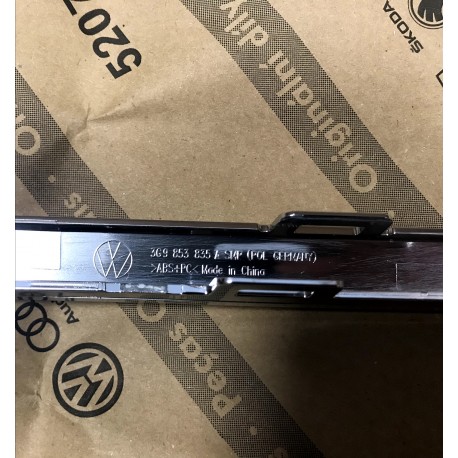 VW Passat 13- aizmugures modings ar Hromu 3G9853835A2ZZ