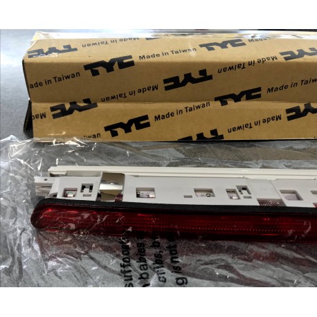 Audi A4 05-08 aizmugures lukturis AVANT STOP LED TYC 8E9945097B