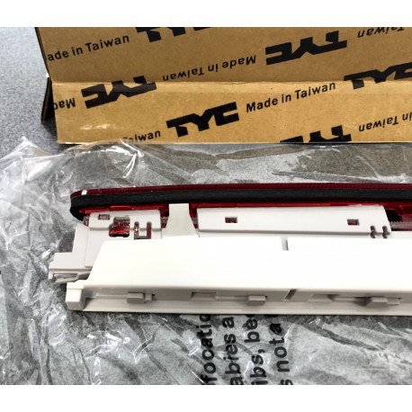 Audi A4 05-08 aizmugures lukturis AVANT STOP LED TYC 8E9945097B