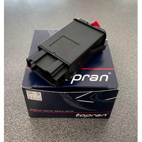 Audi A4 95-99 slēdzis avārijas 9 PIN  8D0941509H