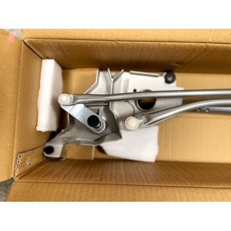 MITSUBISHI OUTLANDER 06-12 Logu tīrītāja mehanisms ZV 8251A031