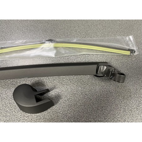 Audi A6 11-14 logu tīrītāja slotiņas turētājs aizmugures COMBI slotiņa 400MM