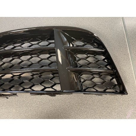 AUDI A5 11-17 reste bamperī RS5 R 8T0807682F