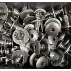 Aud VW kniede plastmasas melna 701867299, 70186729901C, C10033 50351T