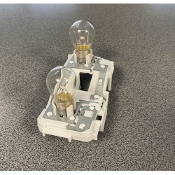 Audi A4 B7 Unversālim Spuldzes turētājs R 1014204, 8E9945258D