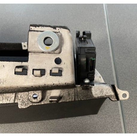 BMW X5 E70 08-13 cimdu nodalījums 9177780-01