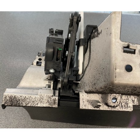 BMW X5 E70 08-13 cimdu nodalījums 9177780-01