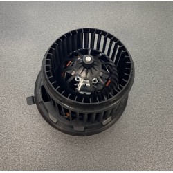 UDI Q7, SEAT ALHAMBRA, VW SHARAN, TOUAREG, TRANSPORTER V  Salona ventilators 7H0819021A 2