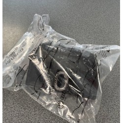 VW Transporter T5 priekšējā bampera stiprinājums L 7E0805731B