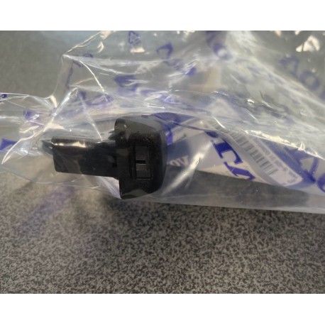 Volvo S60 vēstikla mazgātāja sprausla ar apsildi 31301827