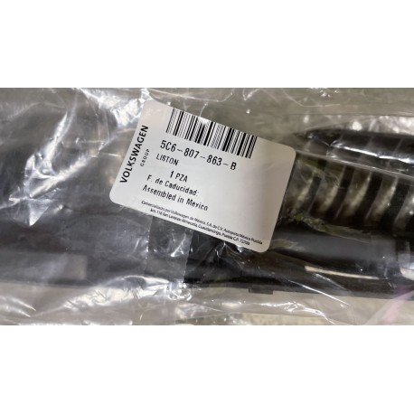 VW Jetta aizmugures bampera stiprinājums vidējais 5c6807863B