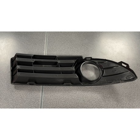 VW Polo 05-09 reste bamperī L ar miglas luktura caurumu 6Q0853665E9B9