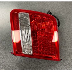 Audi A8 03-07 aizmugures lukturis vidus R ULO 4E0945094G 2