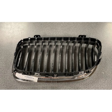 BMW 3 E90, E91 08-12 reste R melna, hroms 51137201970, 51137201968