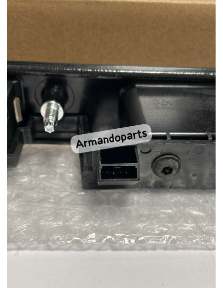 Audi A4 01-04 aizmugures vāka moldings ar numura apgaismes lukturiem 8P4827574, 8P48275743FZ