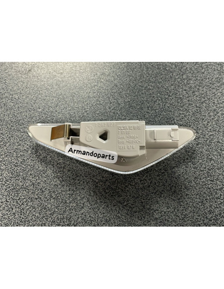 BMW X3 F25, X5 E70, X6 E71, E72 pagrieziena lukturis spārna L 63137171007