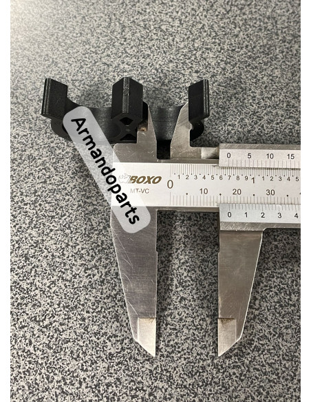 Toyota stiprinājums vadiem, caurulei 16mm, 16mm 87124-47030