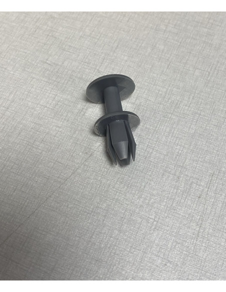 Apšuvuma klips paredzēts BMW 07147136172